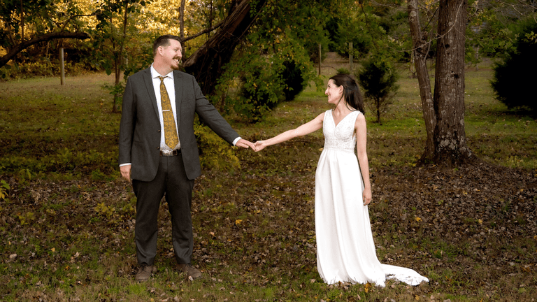 "Jennifer Mummert Photography captures couples' authentic love stories through emotional, timeless imagery, focusing on connection, adventure, and sincerity."