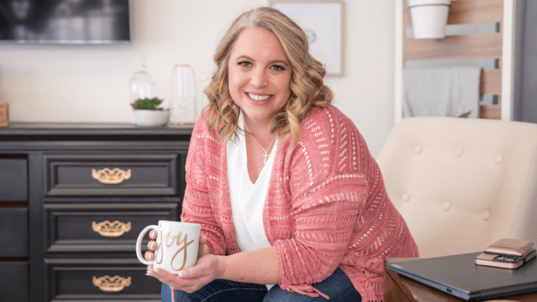 If Mama Ain’t Happy: Amy Grace Is Dedicated to Helping Moms Thrive