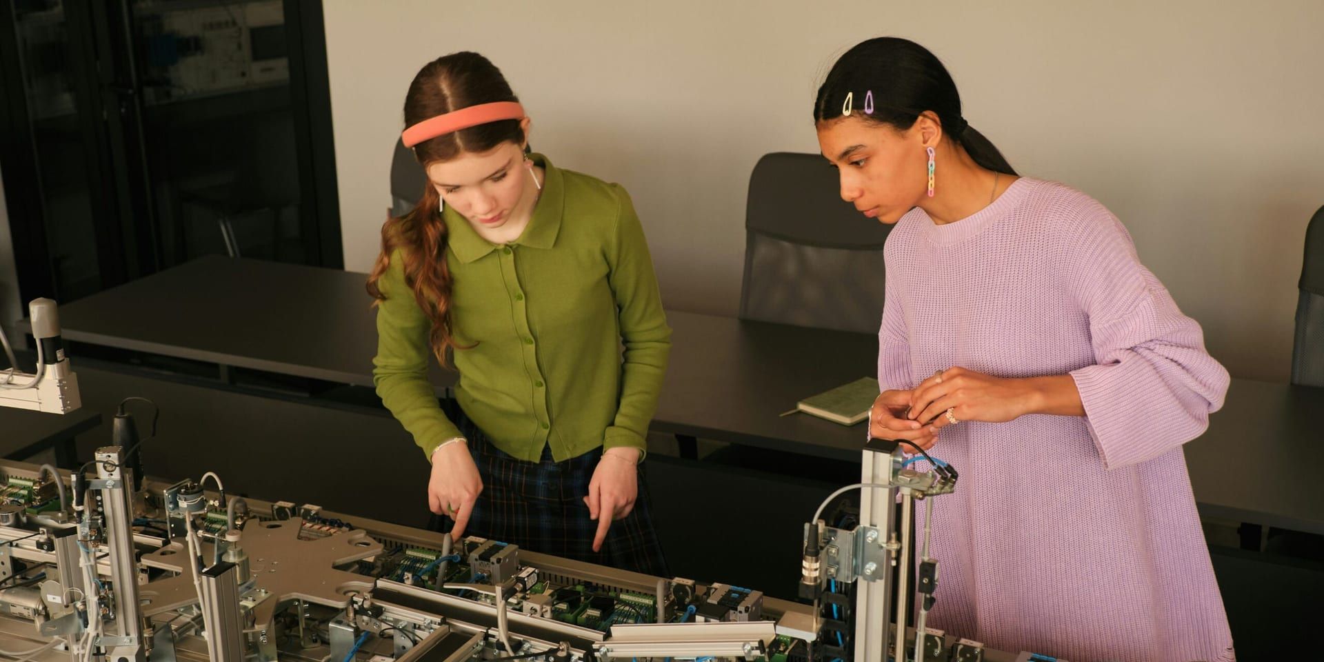 STEM Girl Power Program 2025: Inspiring the Next Generation of Female Scientists