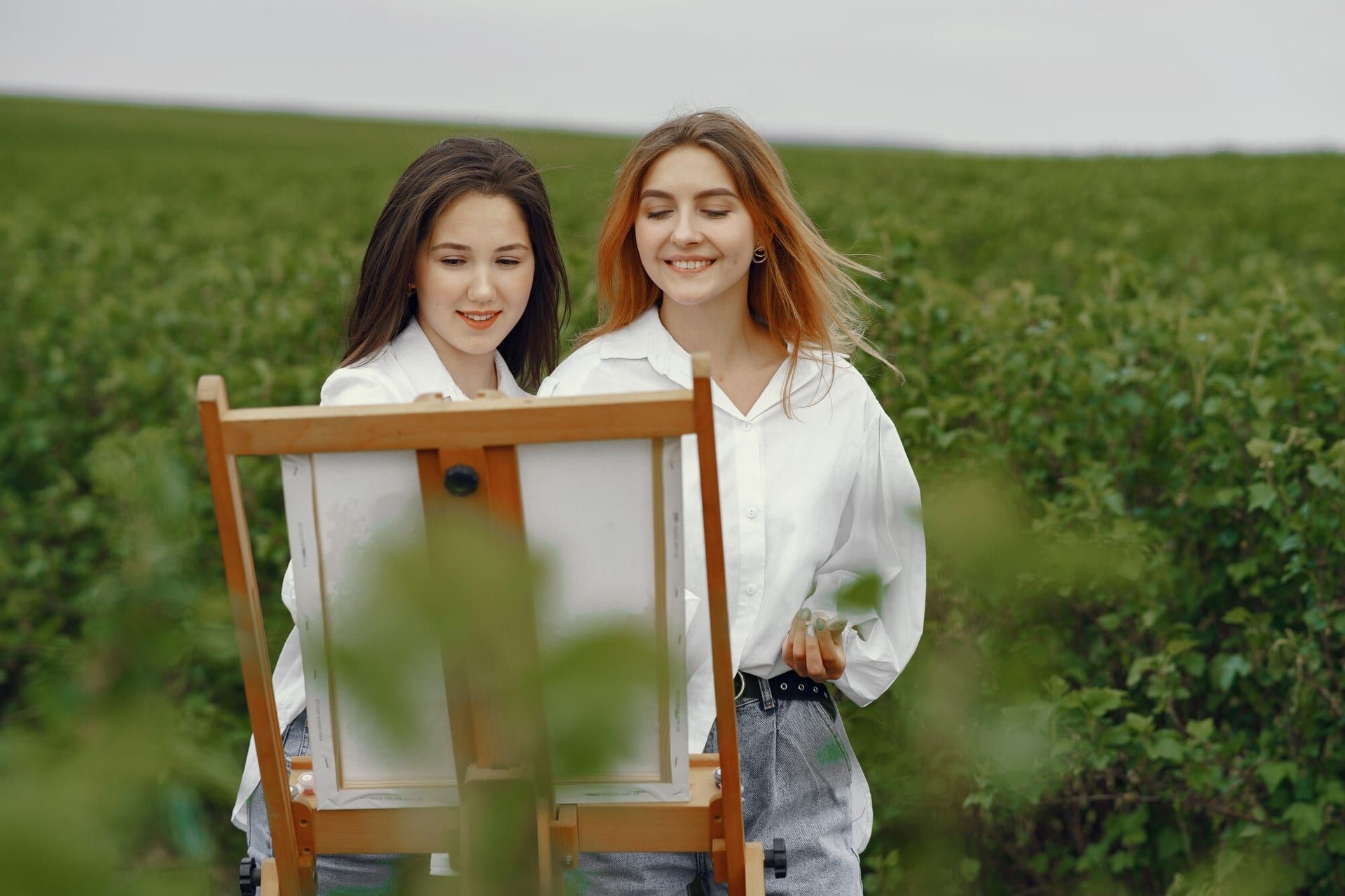 Elegant Beautiful Girls Painting Field 1157 37524