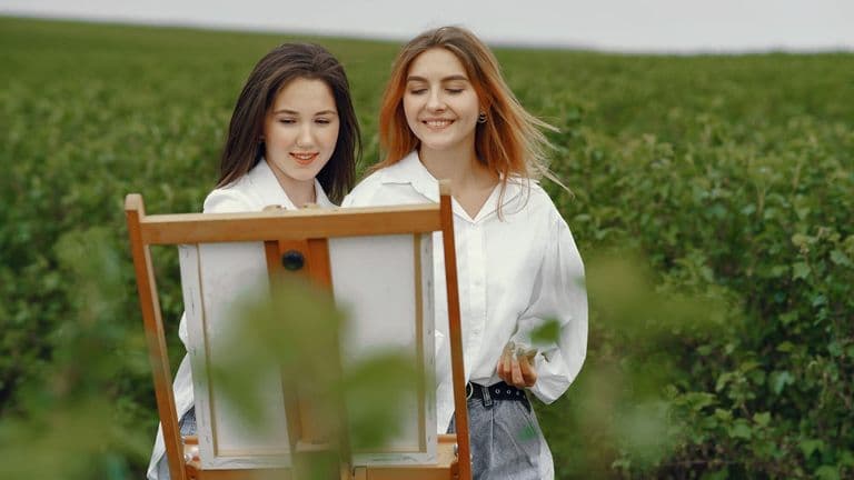 Elegant Beautiful Girls Painting Field 1157 37524