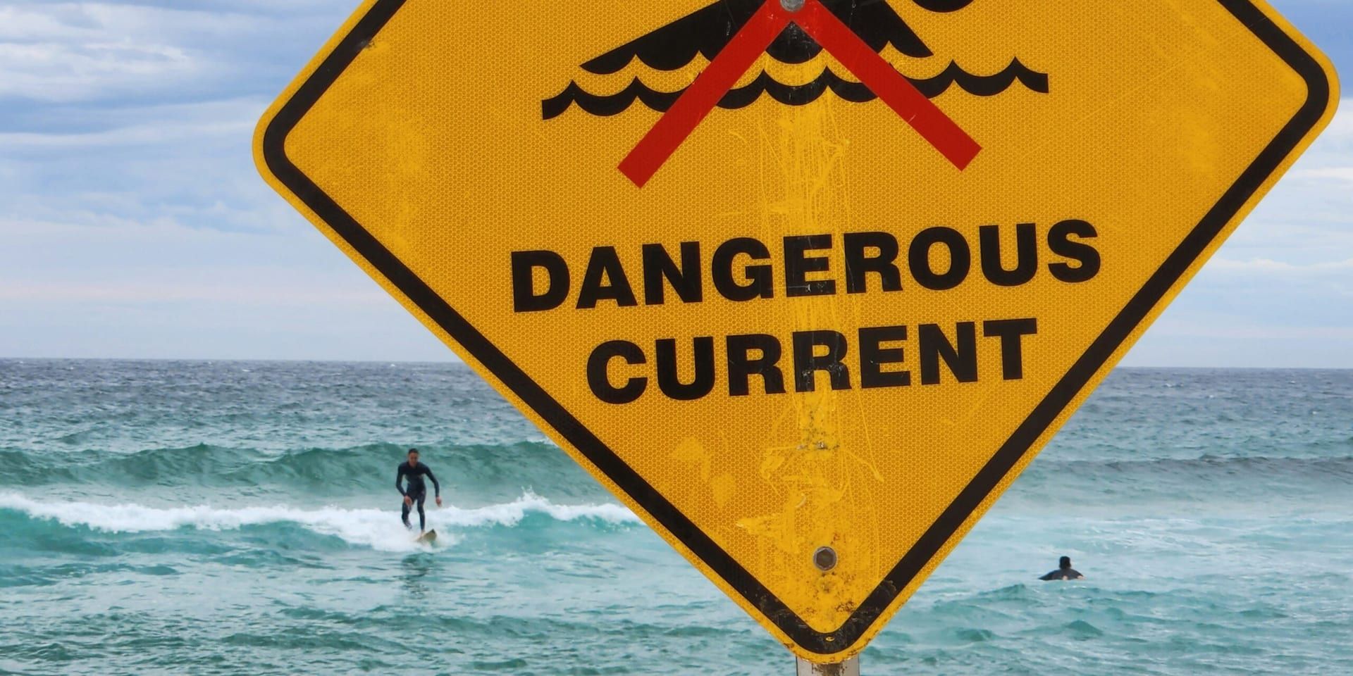 Americans Advised to Avoid Swimming as Hurricane Erin Fuels Dangerous Rip Currents
