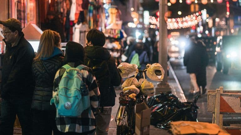 Holiday Retailers Report Strong Seasonal Demand Across the U.S.