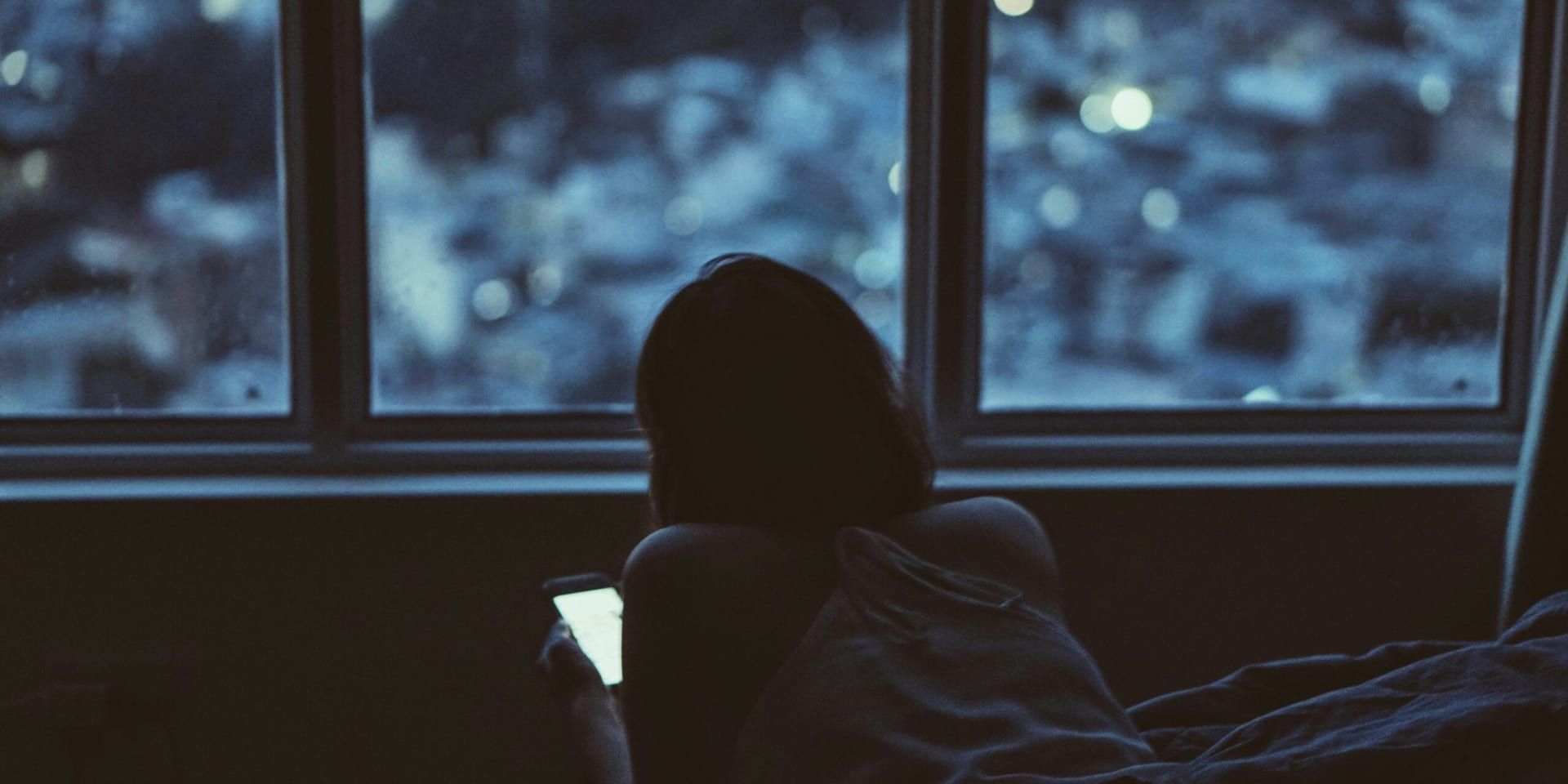New Study Links Analog “Digital Detox” Retreats to Reduced Anxiety