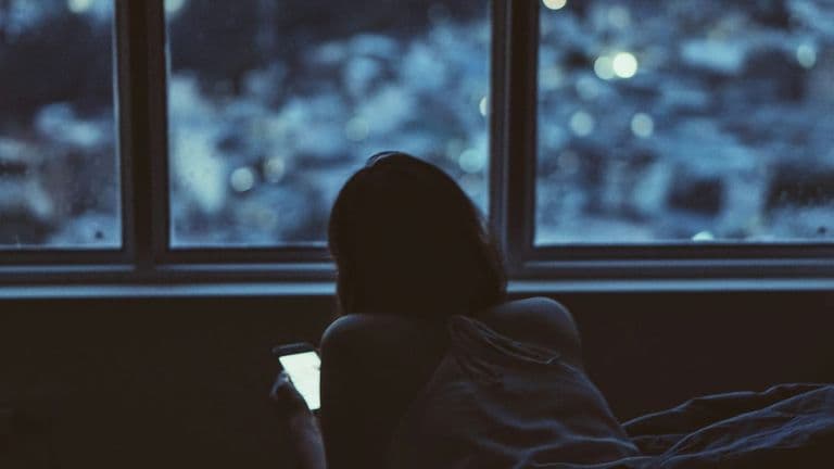 New Study Links Analog “Digital Detox” Retreats to Reduced Anxiety