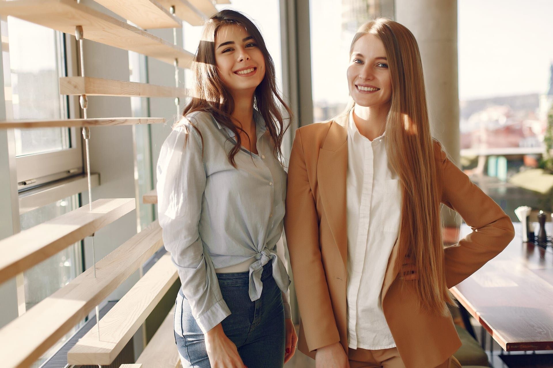 Two Girls Standing Cafe 1157 32329