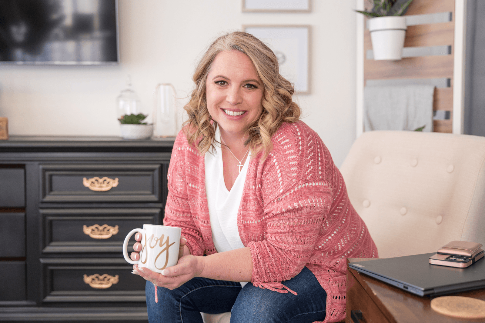 If Mama Ain’t Happy: Amy Grace Is Dedicated to Helping Moms Thrive