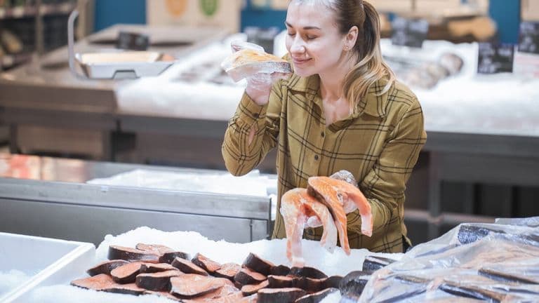 Woman Supermarket Beautiful Young Woman Holding Salmon Fish Her Hands Concept Healthy Eating Seafood 169016 4496