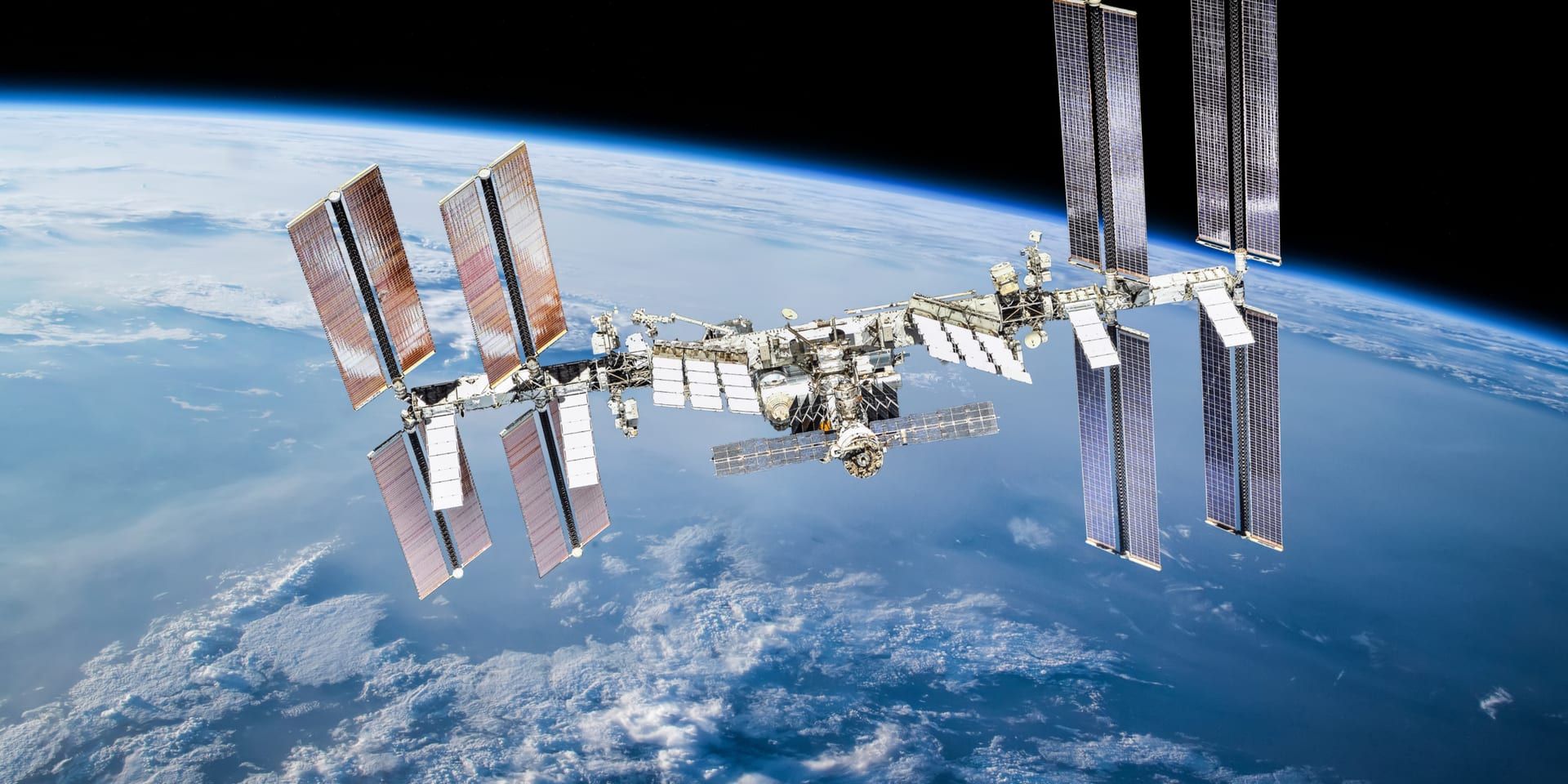 NASA’s Artemis Program Advances with Successful Lunar Gateway Module Delivery